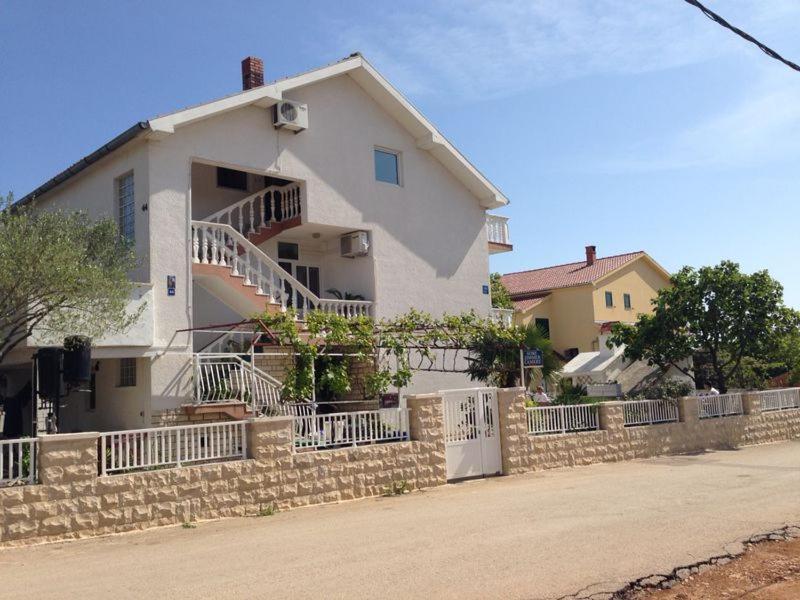 Apartmani Slavica Biograd Na Moru Exteriör bild