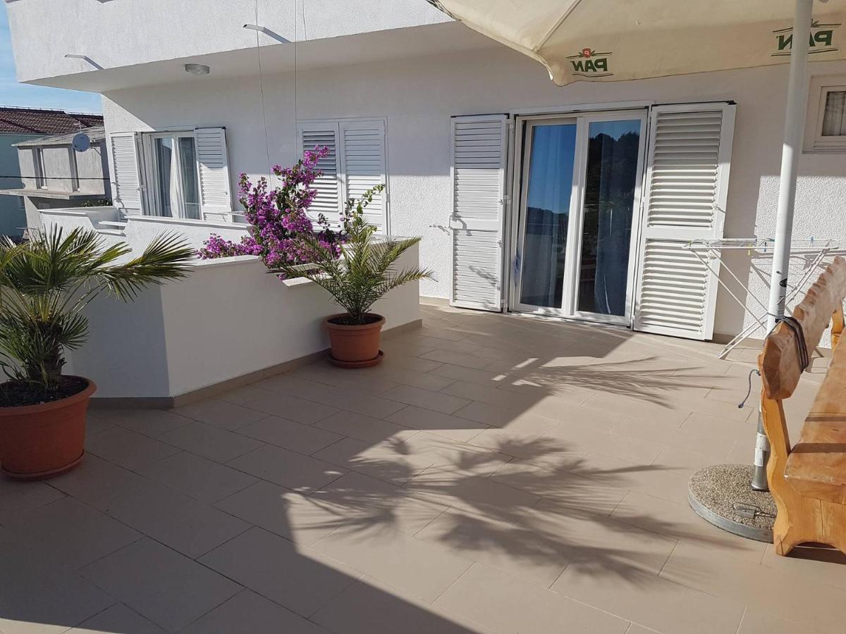 Apartmani Slavica Biograd Na Moru Exteriör bild