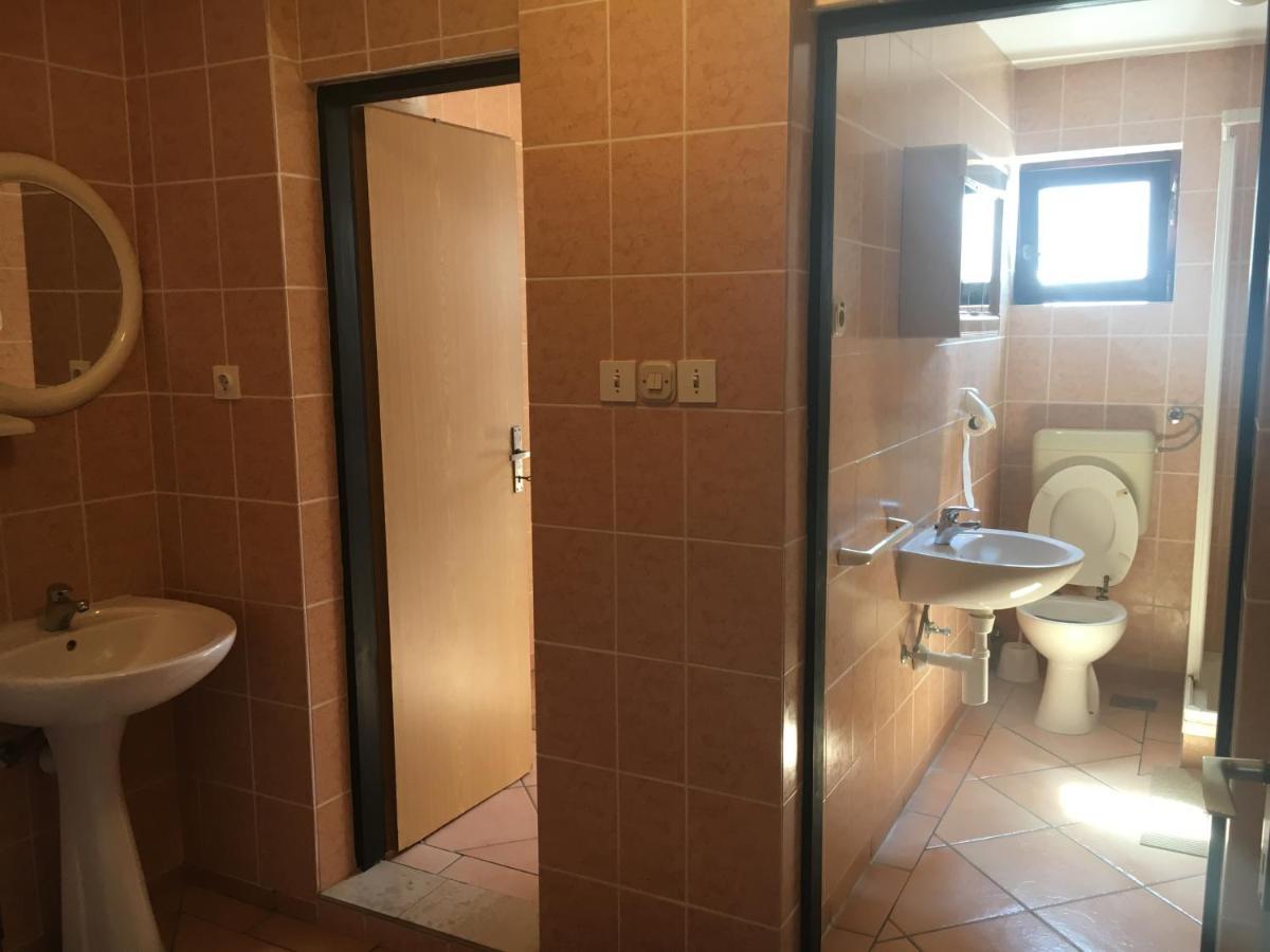 Apartmani Slavica Biograd Na Moru Exteriör bild