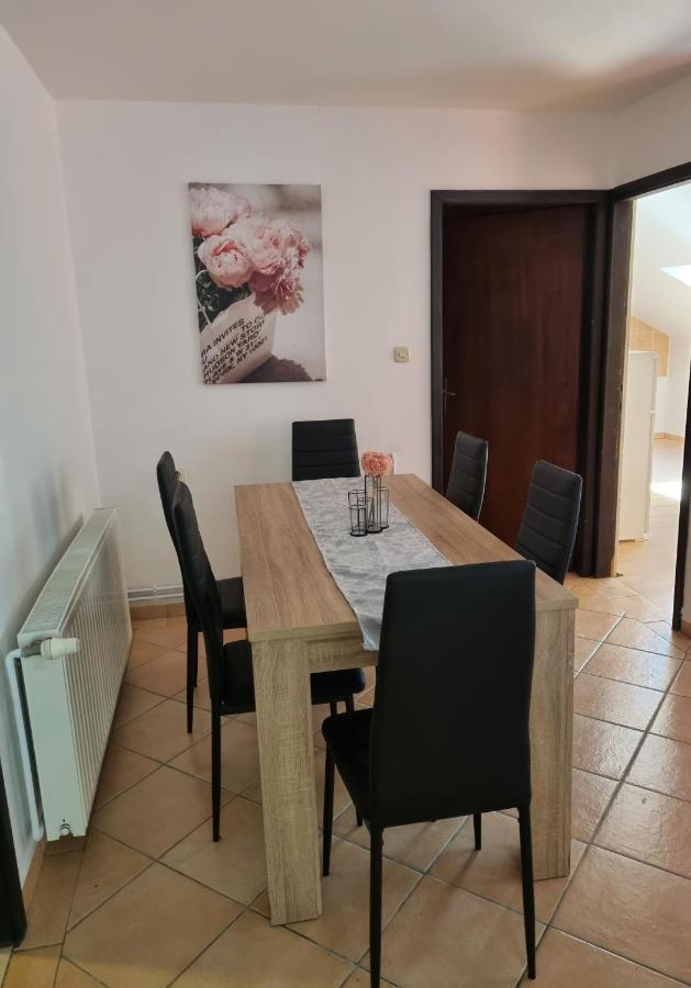 Apartmani Slavica Biograd Na Moru Exteriör bild